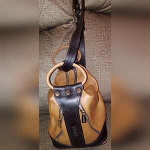 Valentina Tan and Black Leather Sling Handbag